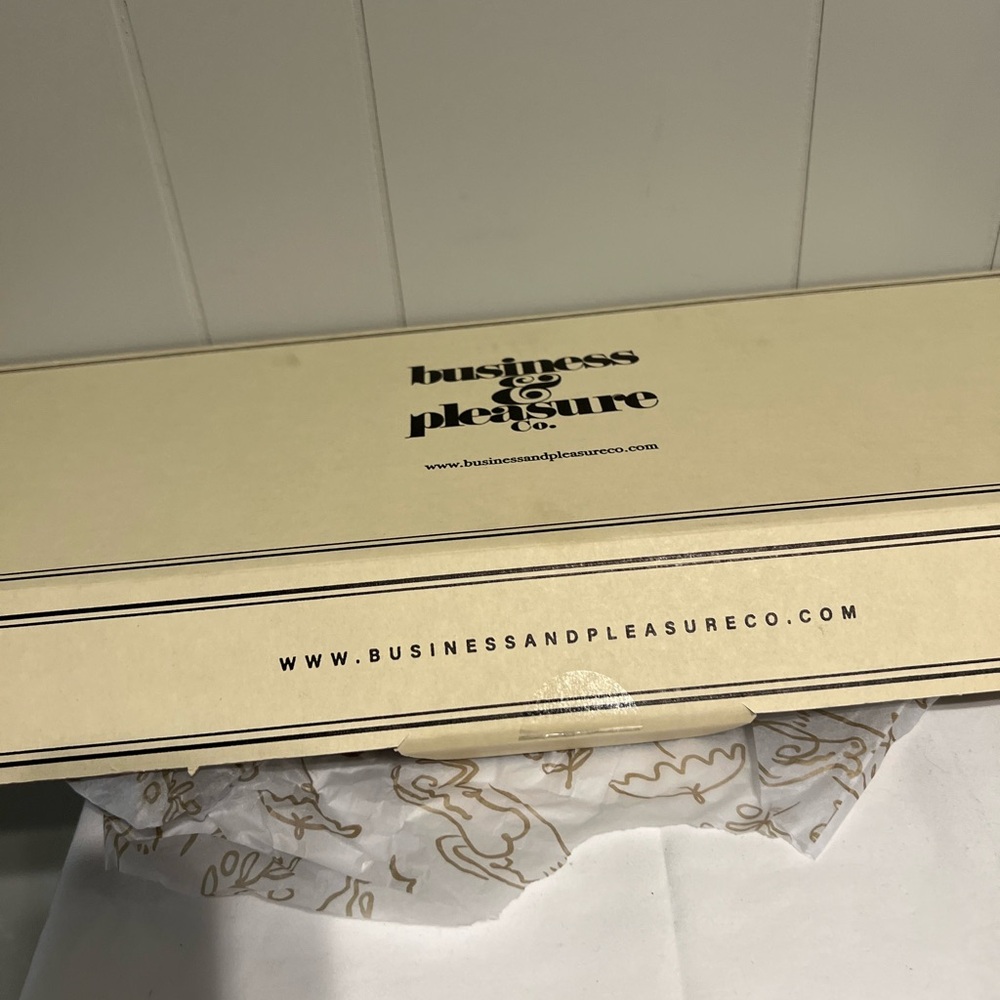 BUSINESS & PLEASURE CO.
COOLER TOTE BAG - Picture 7 of 8
